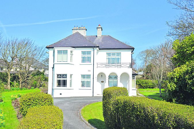 ‘Moyveela’ – located opposite the beach at Blackrock