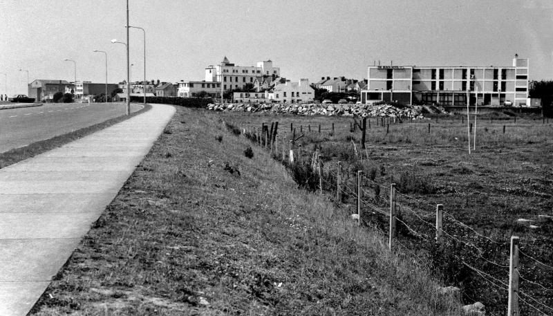 Dr Colohan Road in Salthill with the Beach Hotel on right in July 1977.