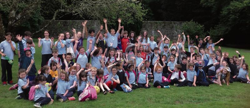 Pupils from Kilchreest N.S. on their annual school picnic to Coole Park.