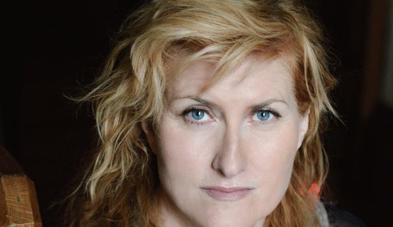 The superb Scottish singer, Eddi Reader.